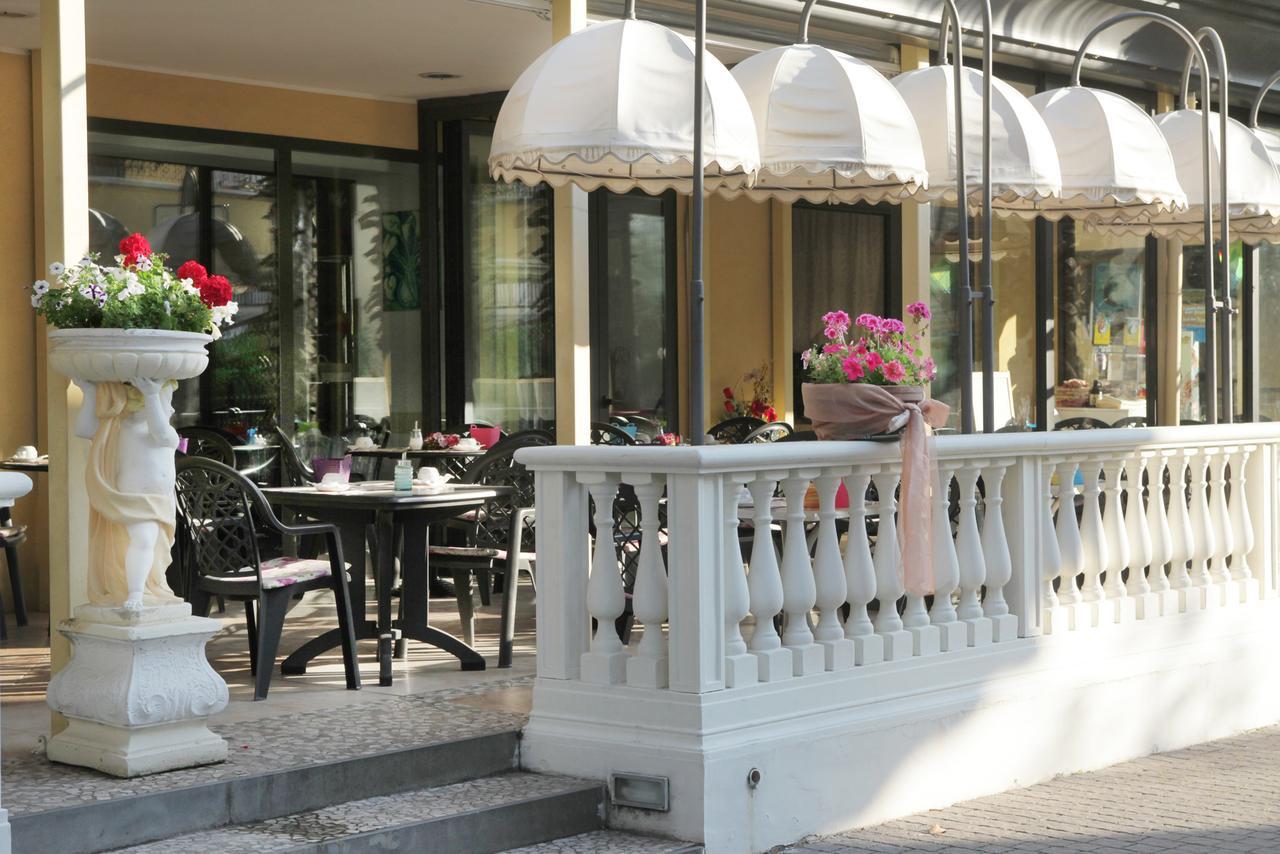 Hotel La Nidiola Ричоне Екстериор снимка