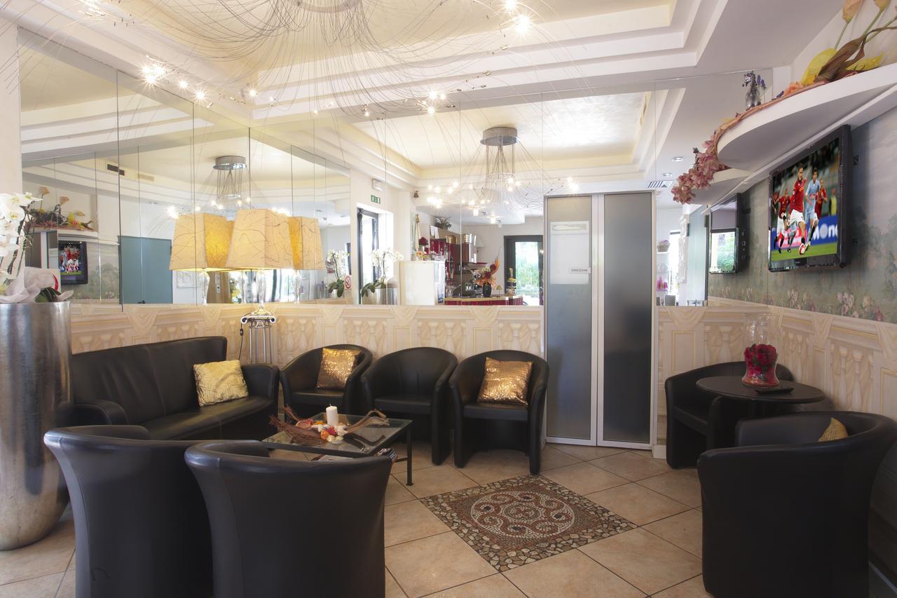 Hotel La Nidiola Ричоне Екстериор снимка